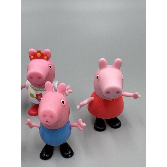 PEPPA PIG Carry Along Friends Case W/ Figures 7 And Fairground Boat Swing Lot - Picture 6 of 16